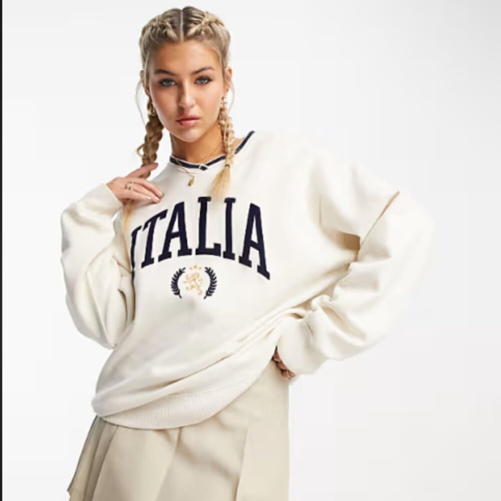 EUC Hollister Italia Cream Crewneck Size XS